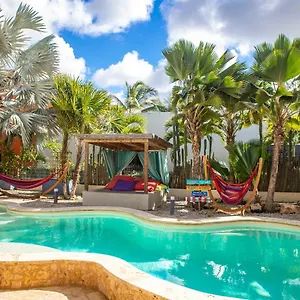 Aparthotel Seasons, Playa
